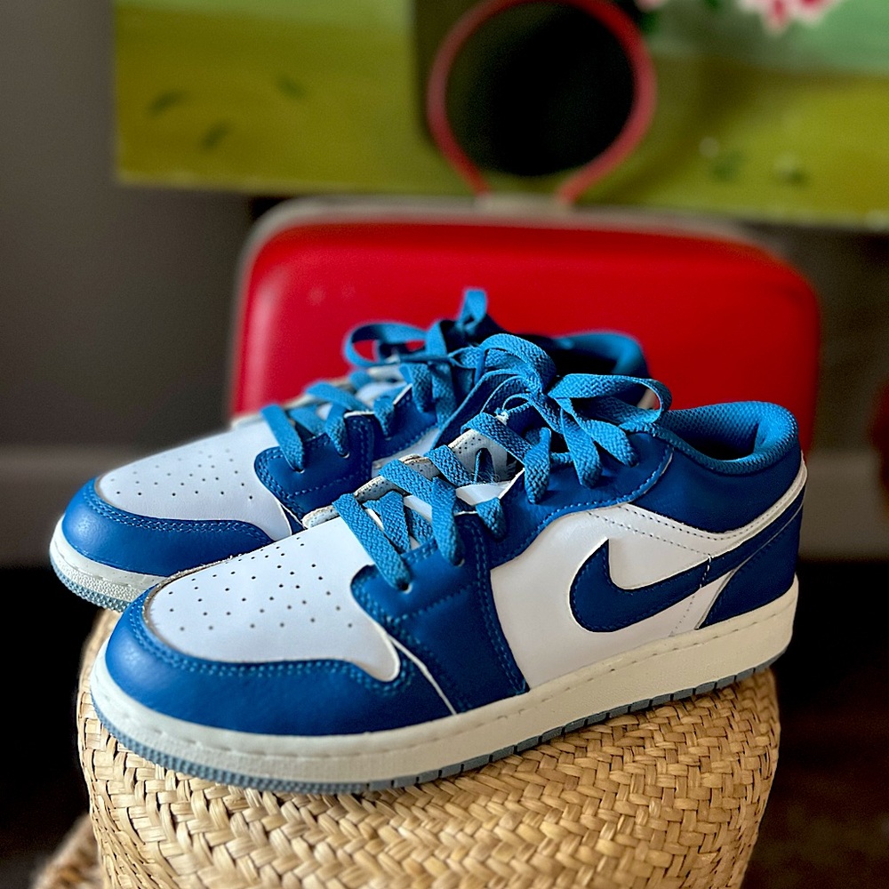 Nike Air Jordan 1 Low SE Industrial Blue Size 6.5Y (Women’s 8)